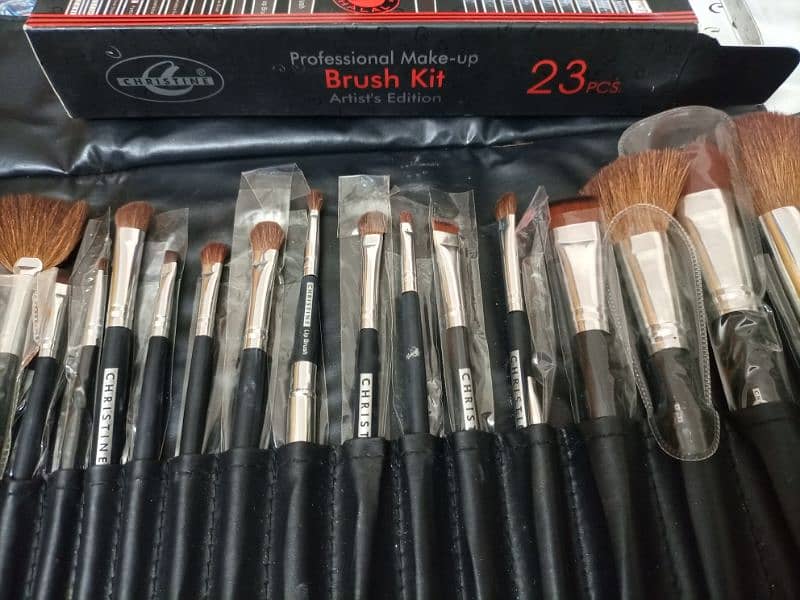 Christine Professional Artistic Makeup Brush 23 piece kit 2