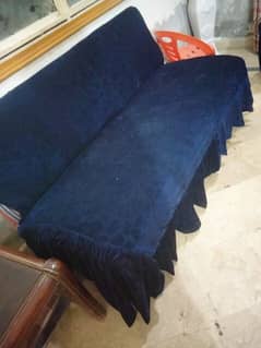 5 seater sofa set nice condition with covers