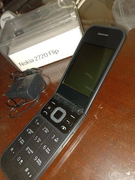 MICROSOFT NOKIA - 2720 FLIP 4G 17