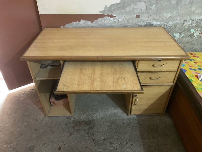Computer Table or study table in Good Condition 1