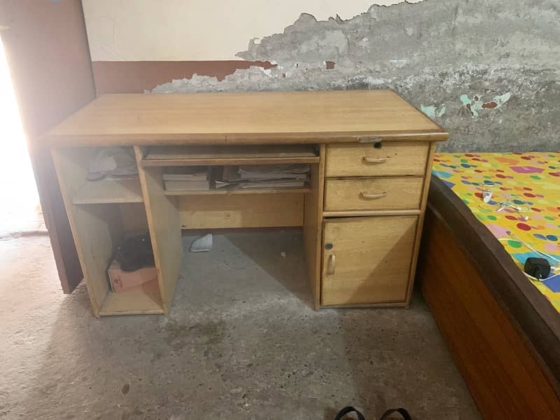 Computer Table or study table in Good Condition 3