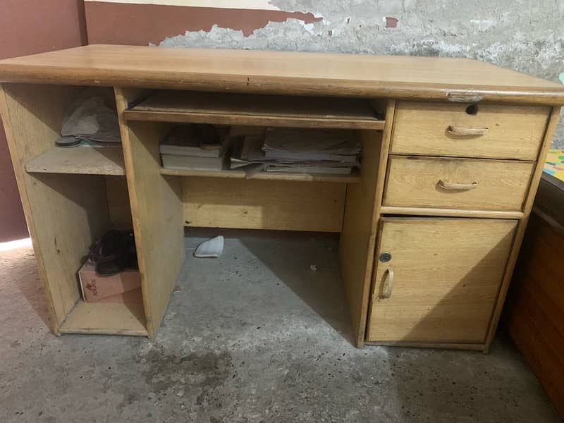 Computer Table or study table in Good Condition 4