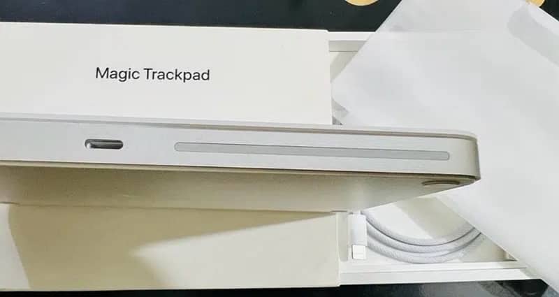 Apple Magic Trackpad 2024 New 1