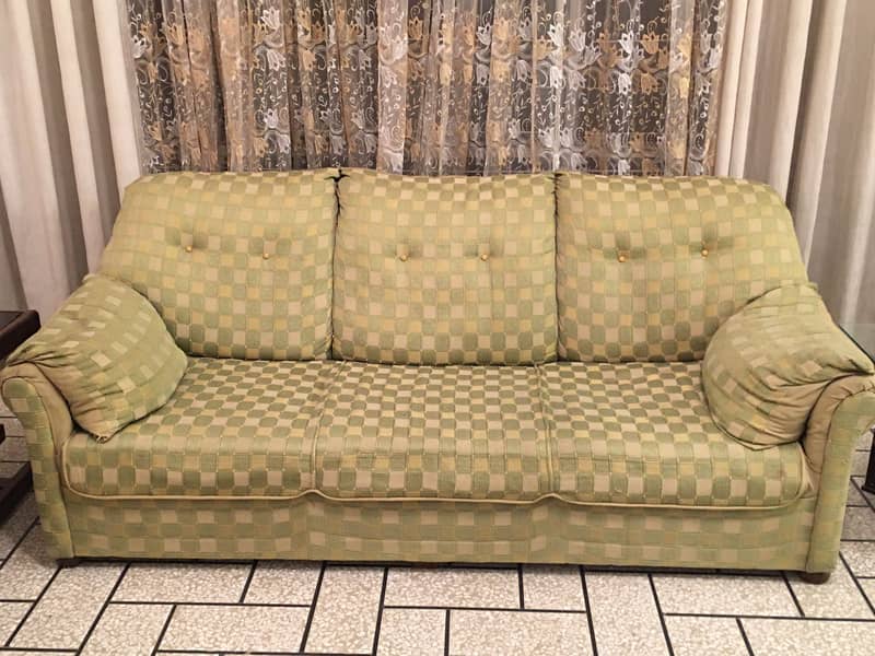 Urgent Sofa Sale 0