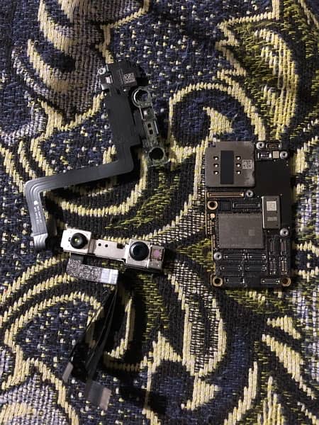 iphone 11pro non pta board with Face ID all ok 0