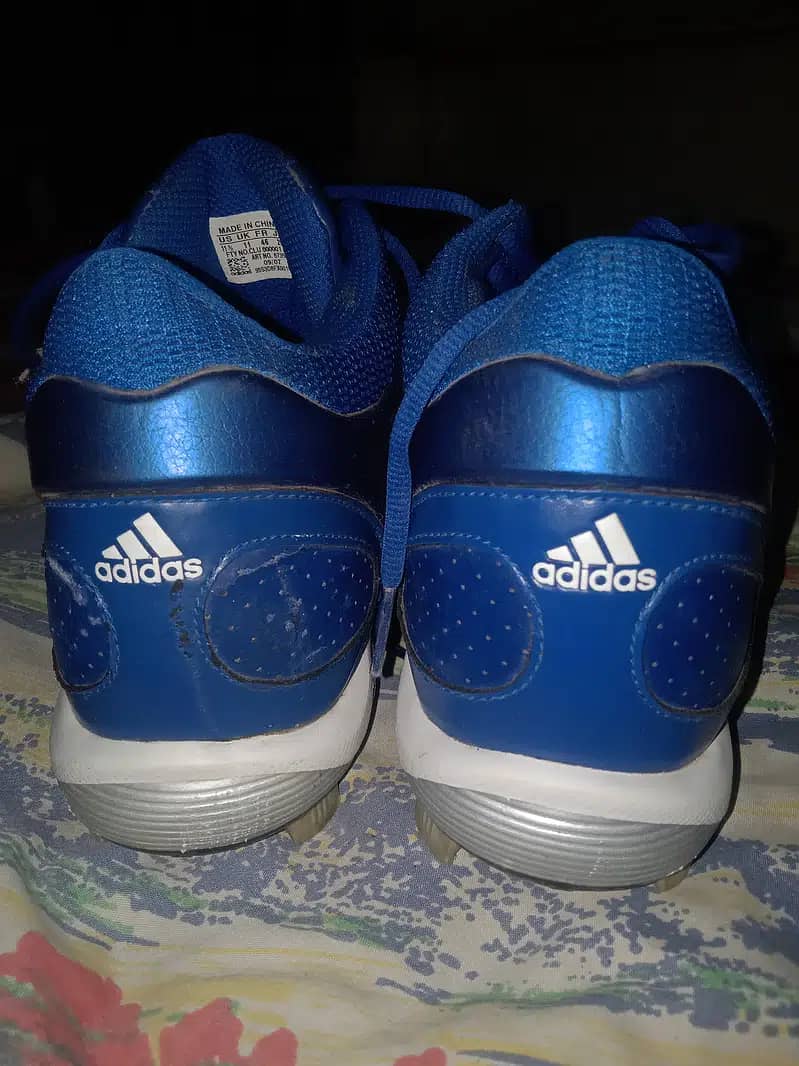 Sale of Important jogars (Adidas) for Football playing 1