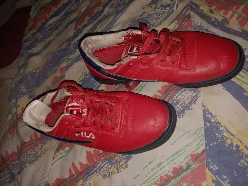 Sale of Jogars for Kids , Red colour WITH WELL CONDITION 3