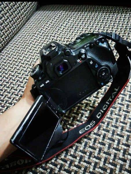 Canon EOS 80d in Good Condition for Urgent Sale 0