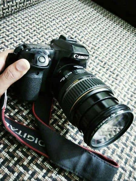 Canon EOS 80d in Good Condition for Urgent Sale 4