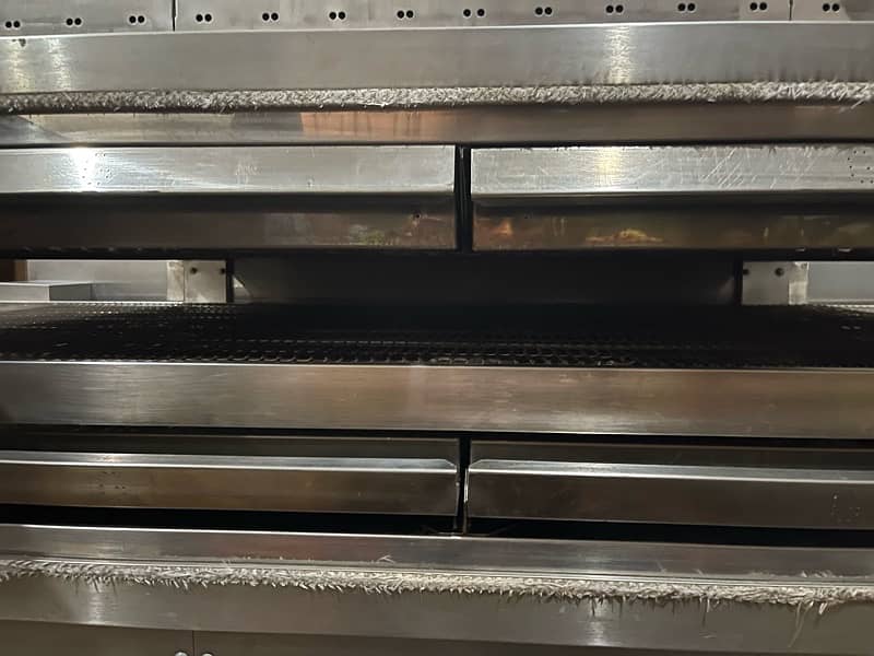 Moretti Forni | 32" Conveyor-belt Pizza oven 16