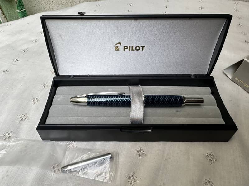Original Pilot Capless Kasuri Blue 18kt Gold Nib Fountain Pen 1
