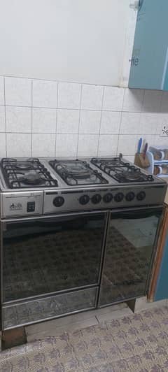 Cooking Range with 5 stoves and baking 0