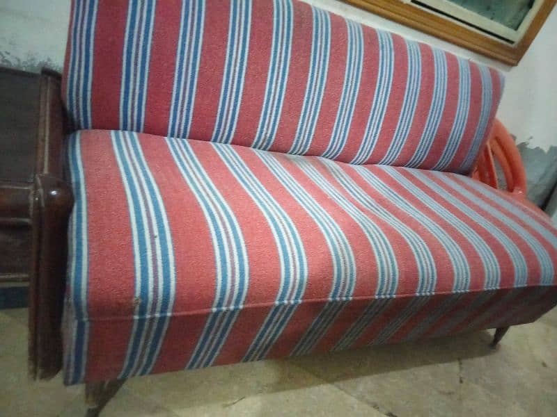 5 seater sofa set nice condition with covers 7