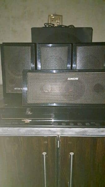 Sony home theater system heavy bass good sound. 4