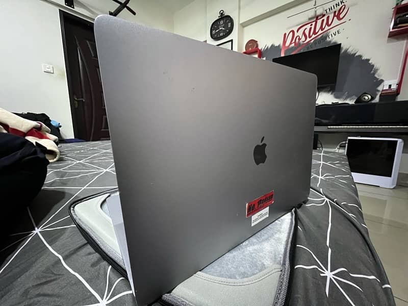 Macbook Pro 2017 Space Grey 1