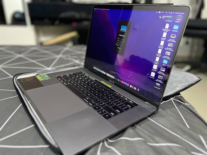 Macbook Pro 2017 Space Grey 2