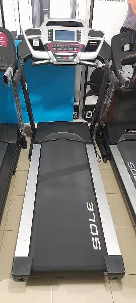 Sole Fitness F80 Running Exercise Treadmill Machine 03074776470 1