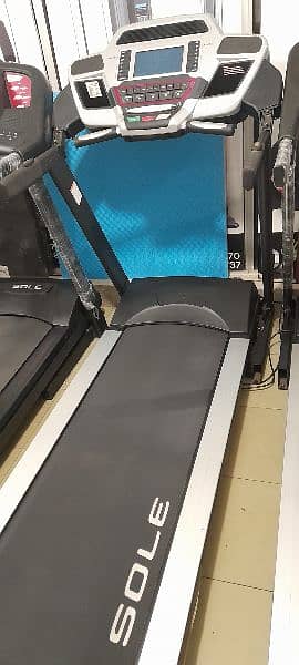 Sole Fitness F80 Running Exercise Treadmill Machine 03074776470 3