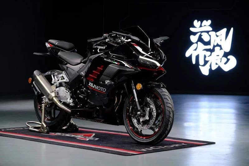 Ducati 250cc single cylinder air cool better than Yamaha R1 0