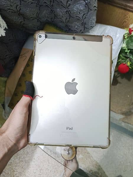 iPad Air 2 WiFi  64GB 9