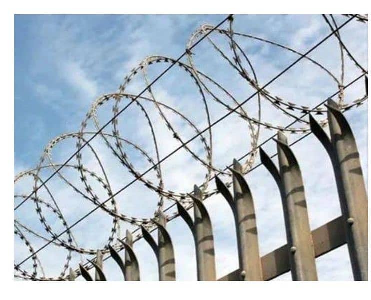Razor Barbed wire Security Chain link jali Mesh Electric Fence system 0