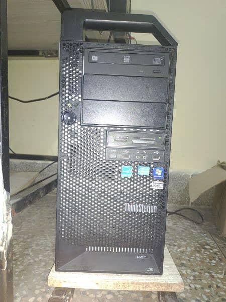 Lenovo d30 Gaming/workstation 1
