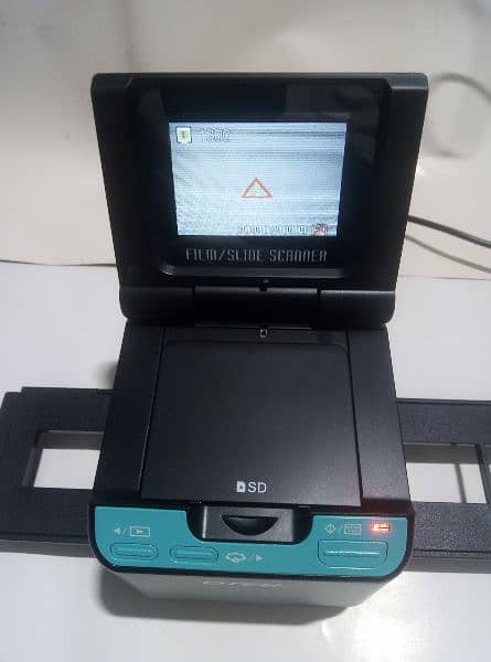 Film negative and Slide Scanner with LCD screen 2