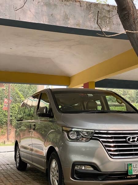Rent a car,11 seater Hyundai Grand Starex with driver per day rent 10k 2