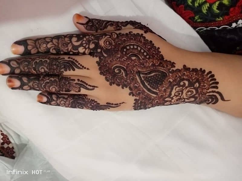 Mehndi / مہندی / Henna Artist / Bridal Mehndi 11