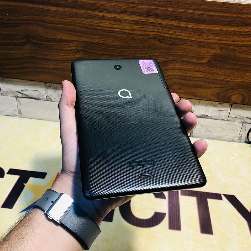 Alcatel 8" 2GB/32GB Android 9.0 with 1 year warranty and Accessories 5
