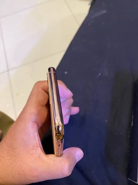 iphone 11 pro max gold 5