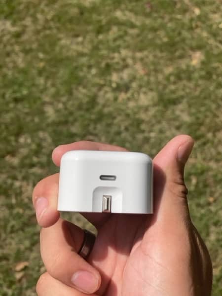 IPHONE 20W Original charger 2