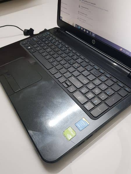 2 hp15 laptops nvidia 820m powerd, core i5 5th gen/4/500, no battery 6