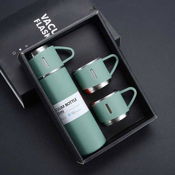 Vacuum Flask Thermos With 3 cups 4