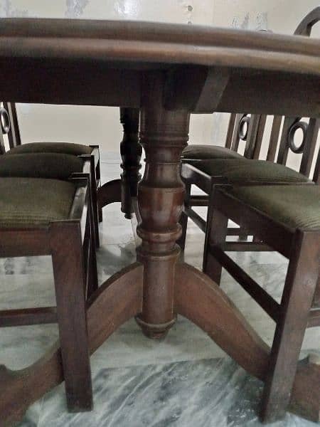 Dining table with 6 Chairs for sale 1