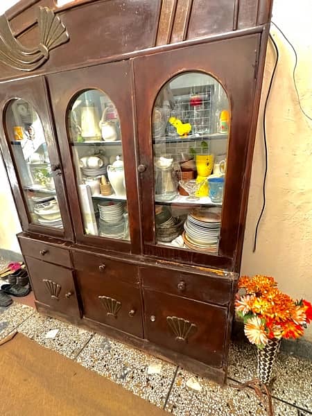 Excellent CONDITION Showcase FOR SALE 6