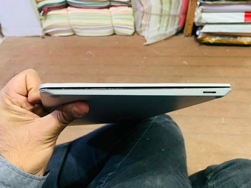 Surface Laptop i5-7th generation Full Ok 4