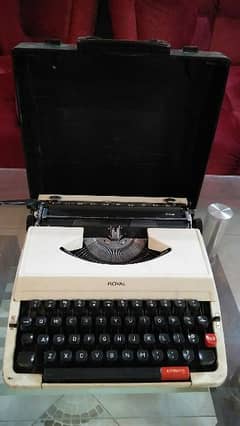 antique Royal company typewriter for typing hobbies