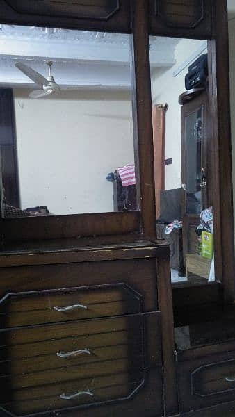 Dressing Table 7