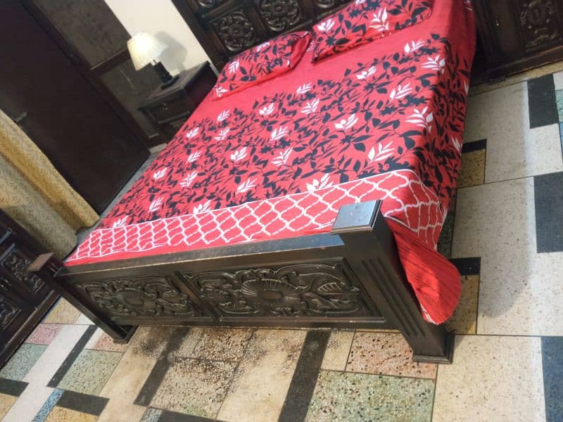 complete bed with side table 1