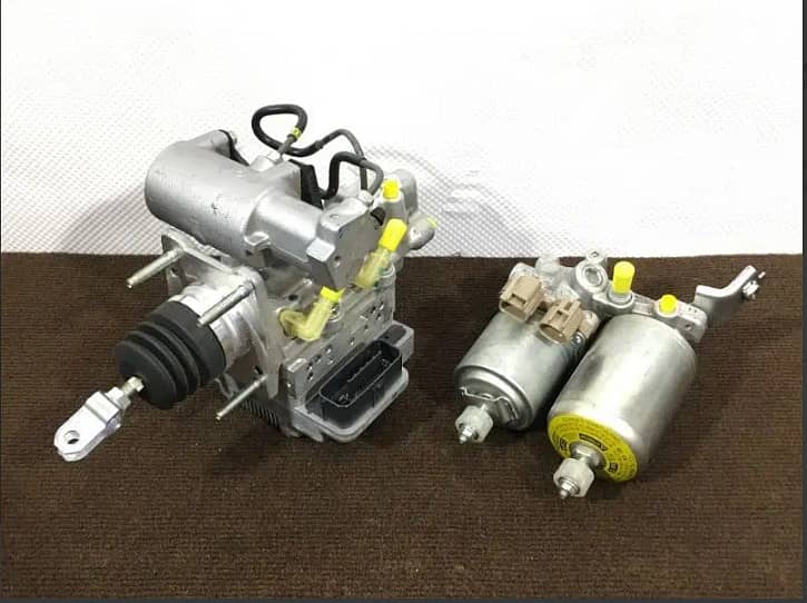 Toyota aqua & prius abs system and hybrid battery 5