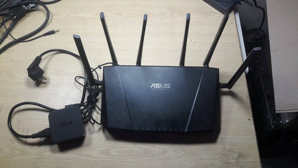 ASU'S RT-AC3200 Tri-Band Wireless AC3200 Gigabit Gaming Router(Used) 1