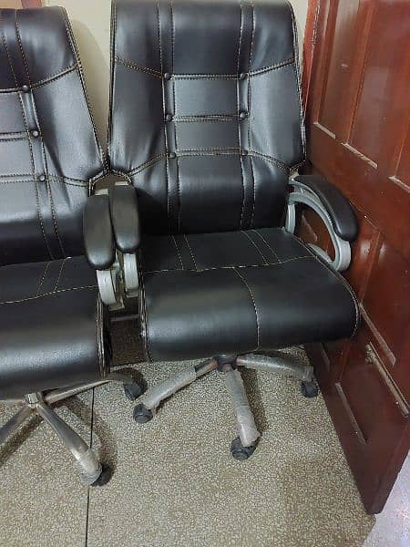 Executive Office Chairs 0