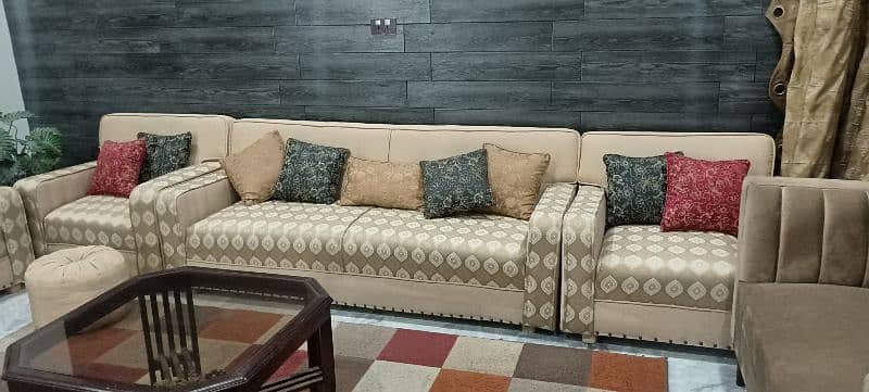 7 seater sofa set in Excellent condition 1