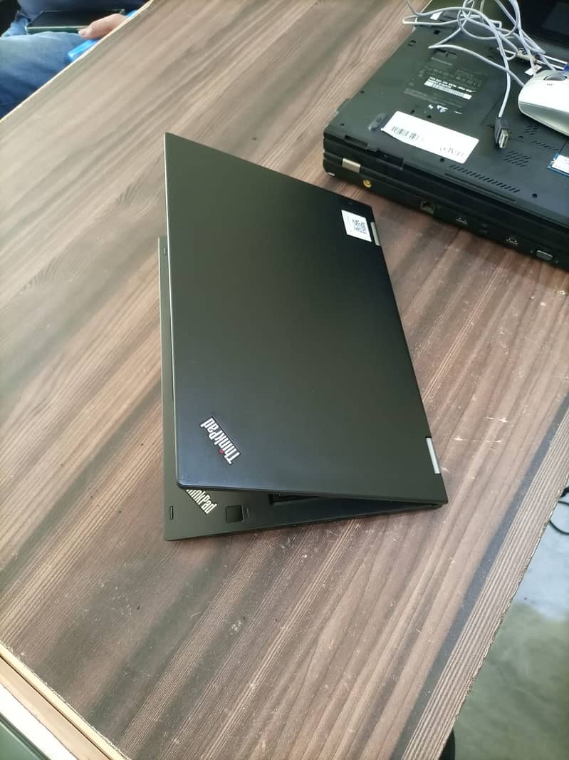Lenovo Thinkpad Touch Yoga 260 Core i5 6th Gen/8GB/256GB SSD 11