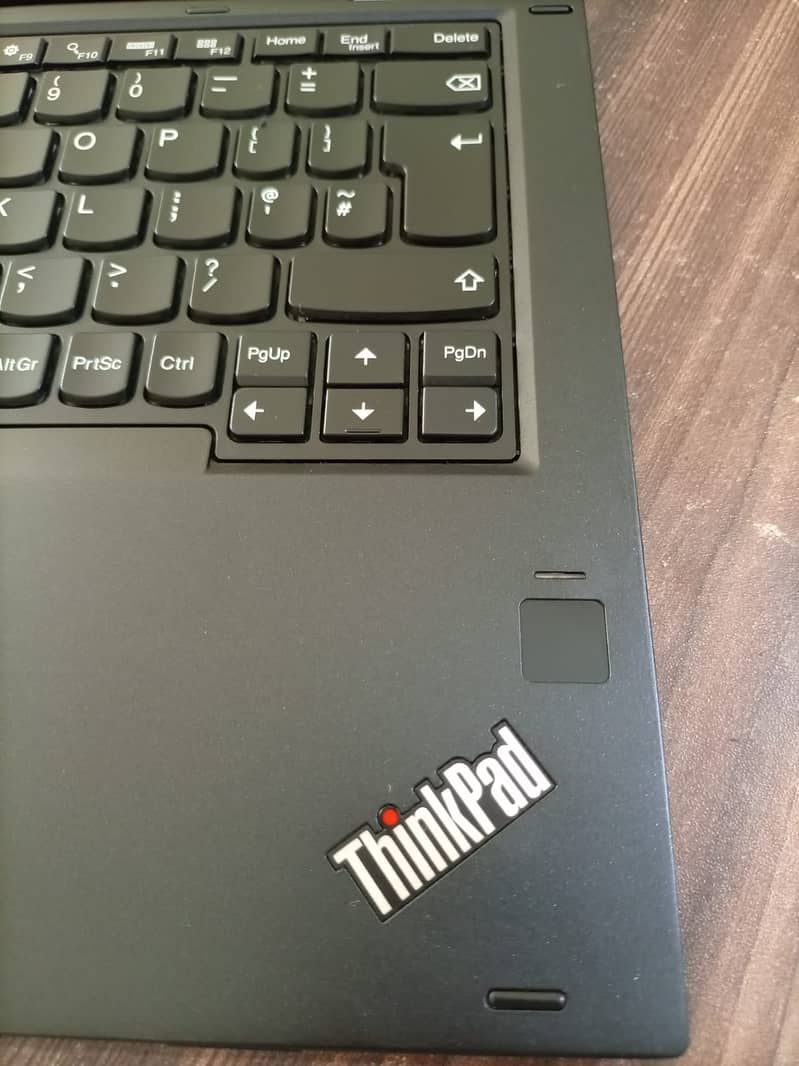Lenovo Thinkpad Touch Yoga 260 Core i5 6th Gen/8GB/256GB SSD 7