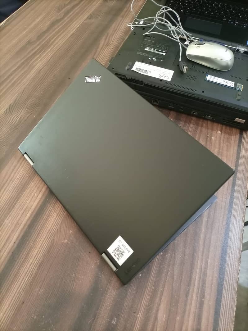 Lenovo Thinkpad Touch Yoga 260 Core i5 6th Gen/8GB/256GB SSD 10