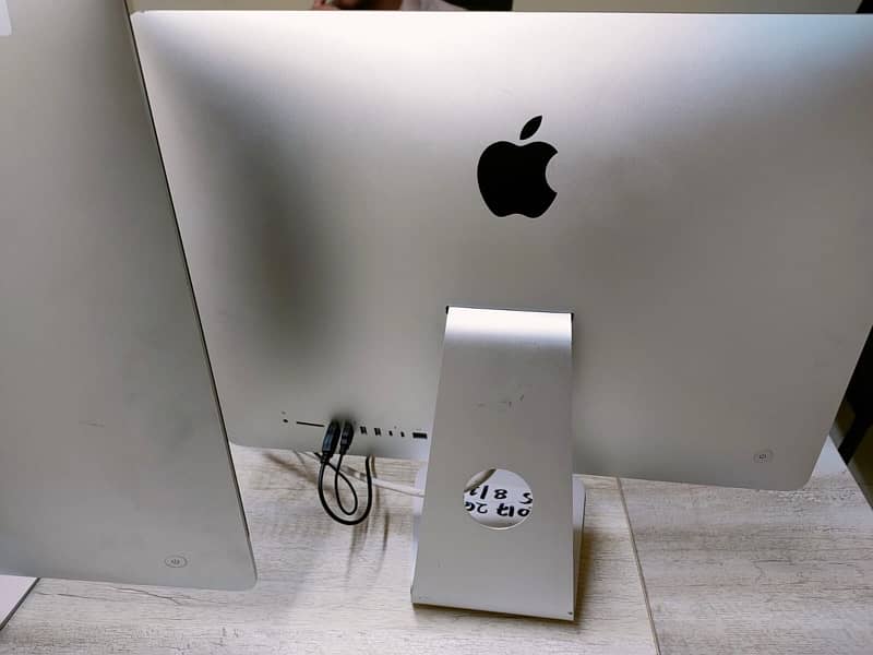 Apple iMac 2015 27 inches 5K Ratina Display, Core i5, 10/10 2