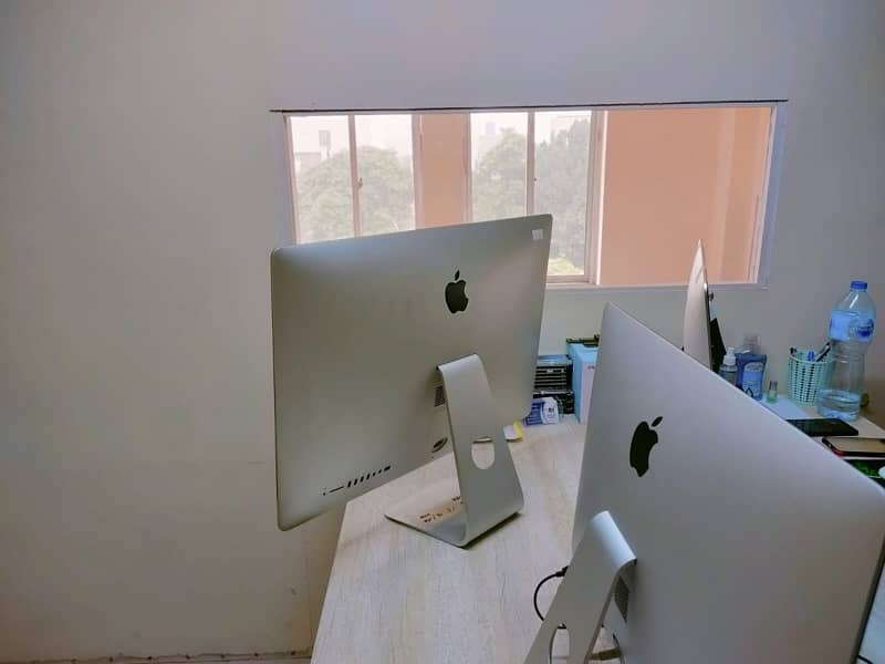 Apple iMac 2015 27 inches 5K Ratina Display, Core i5, 10/10 3