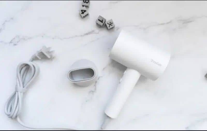 Xiaomi Showsee Hair Dryer. 1